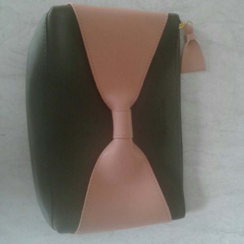 Elizabeth Arden New York Toiletry Bag